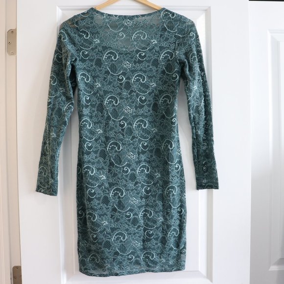 Talula | Turquoise Lace dress - Picture 4 of 5